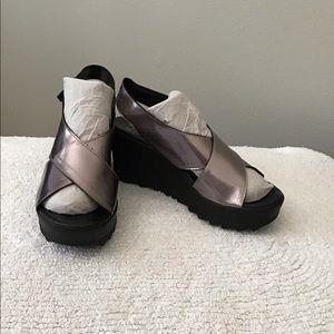 Metallic Platform Sandals Sz 8